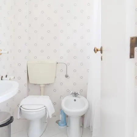 Flh - Alegria Flat At Principe Real * Лісабон