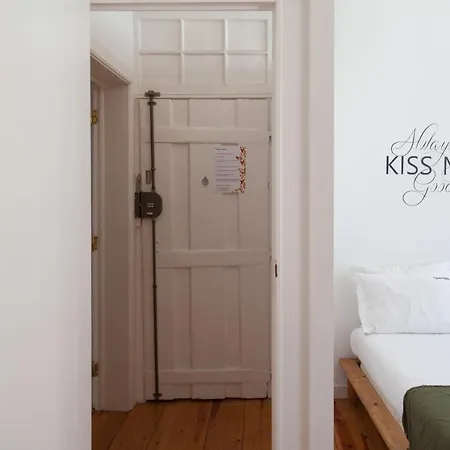 Flh - Alegria Flat At Principe Real * Лісабон